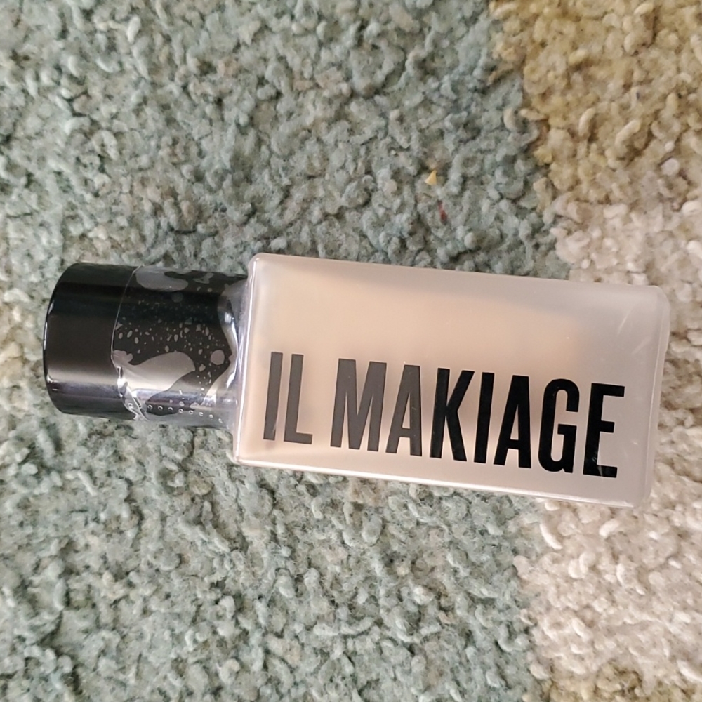 IL MAKIAGE flawless base foundation